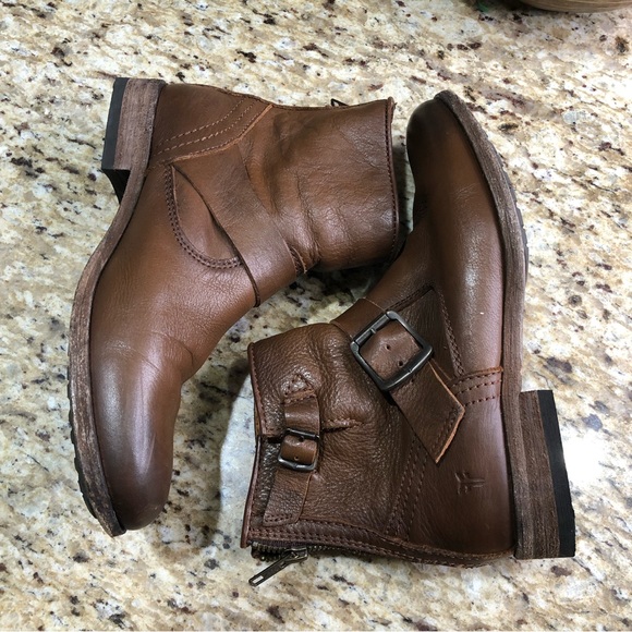FRYE Cognac Tyler Engineer Brown Leather Ankle Boots 6.5 - Picture 5 of 10